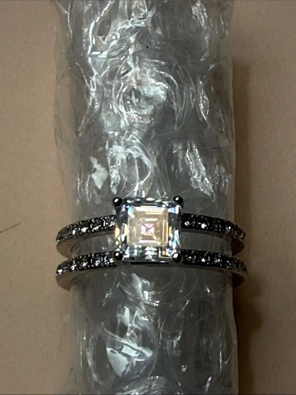 GRA CERTIFIED MOISSANITE DIAMOND 1CT silver baked band NEW